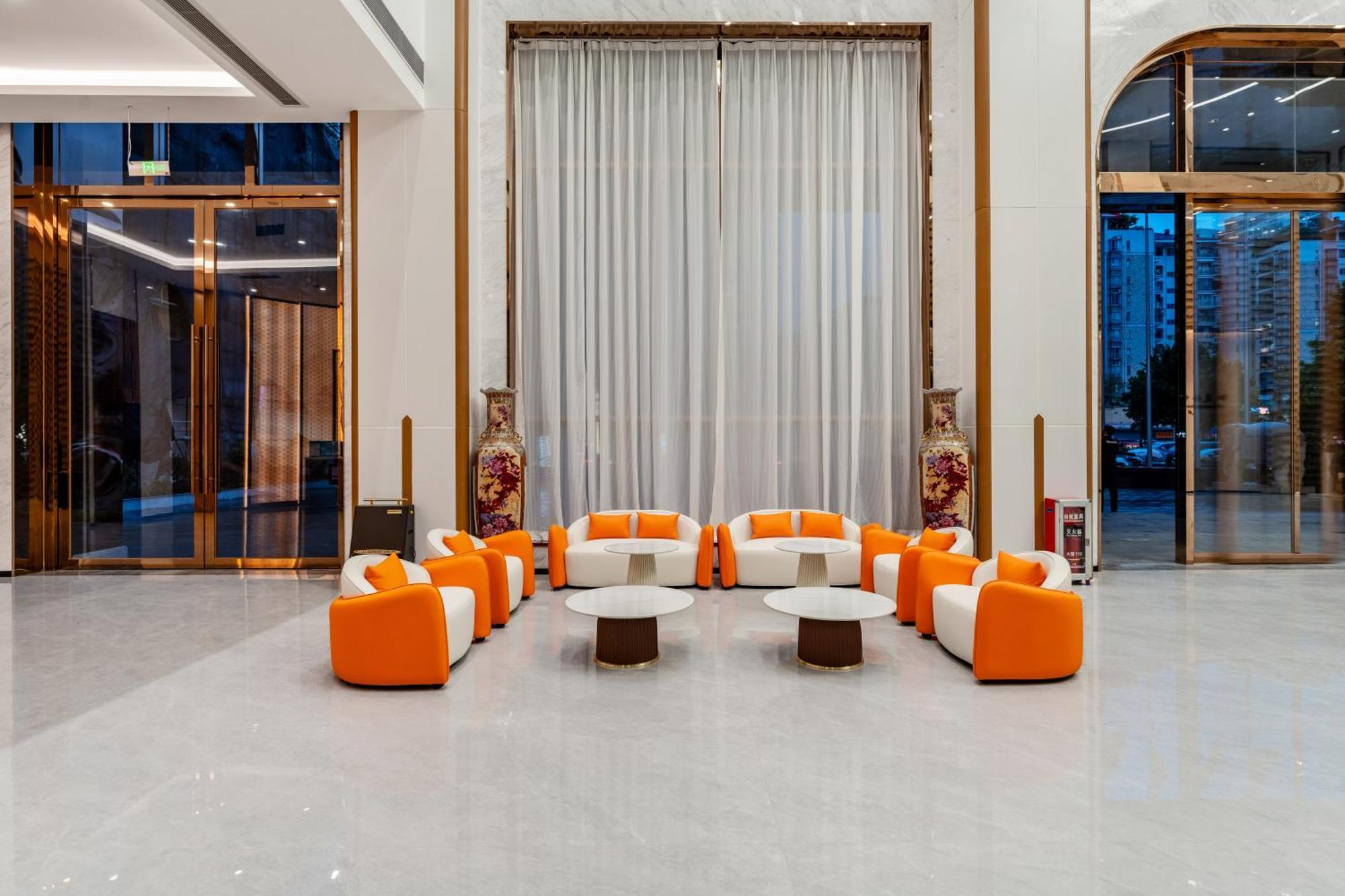 Liang Fan Holiday Inn Guangzhou Exterior photo