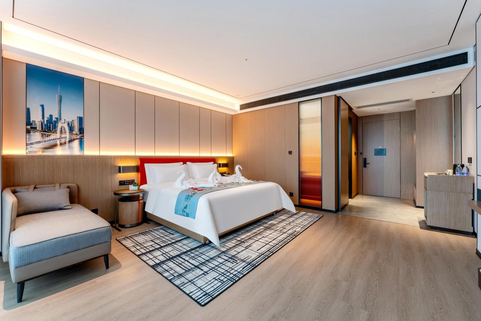 Liang Fan Holiday Inn Guangzhou Exterior photo